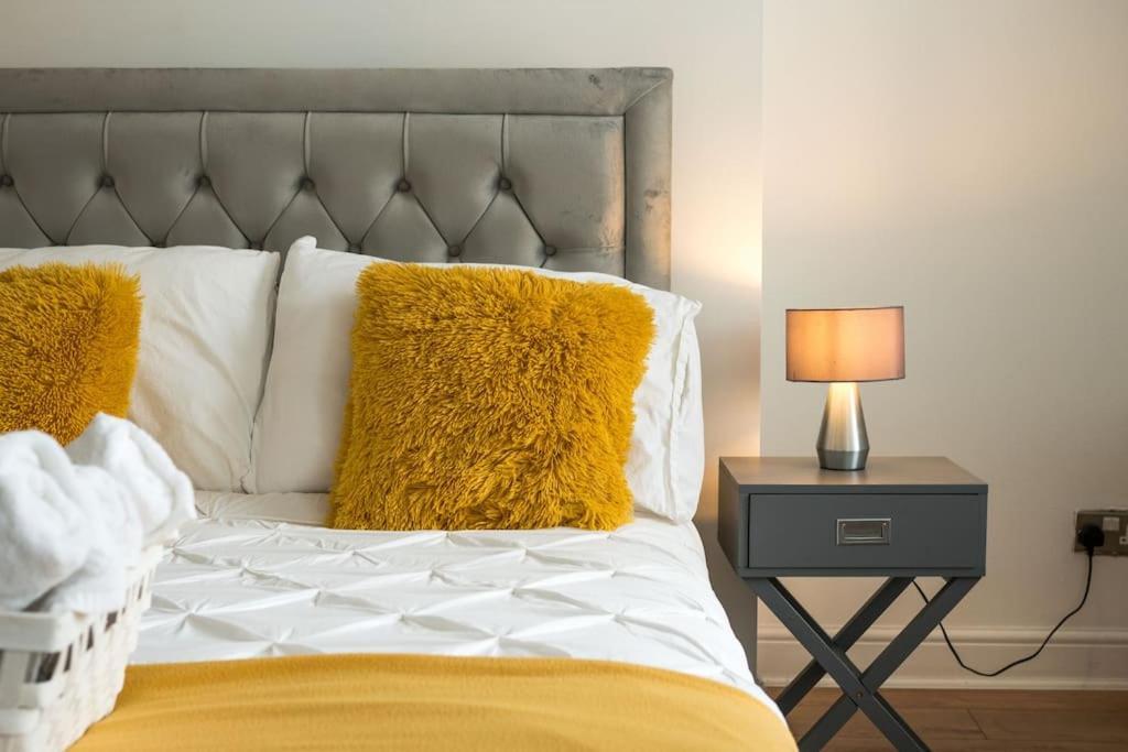 Spacious For Up To 4! Sofa Bed Apartamento Londres
